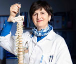 Prof. Štětkářová v časopise Téma o bolesti zad